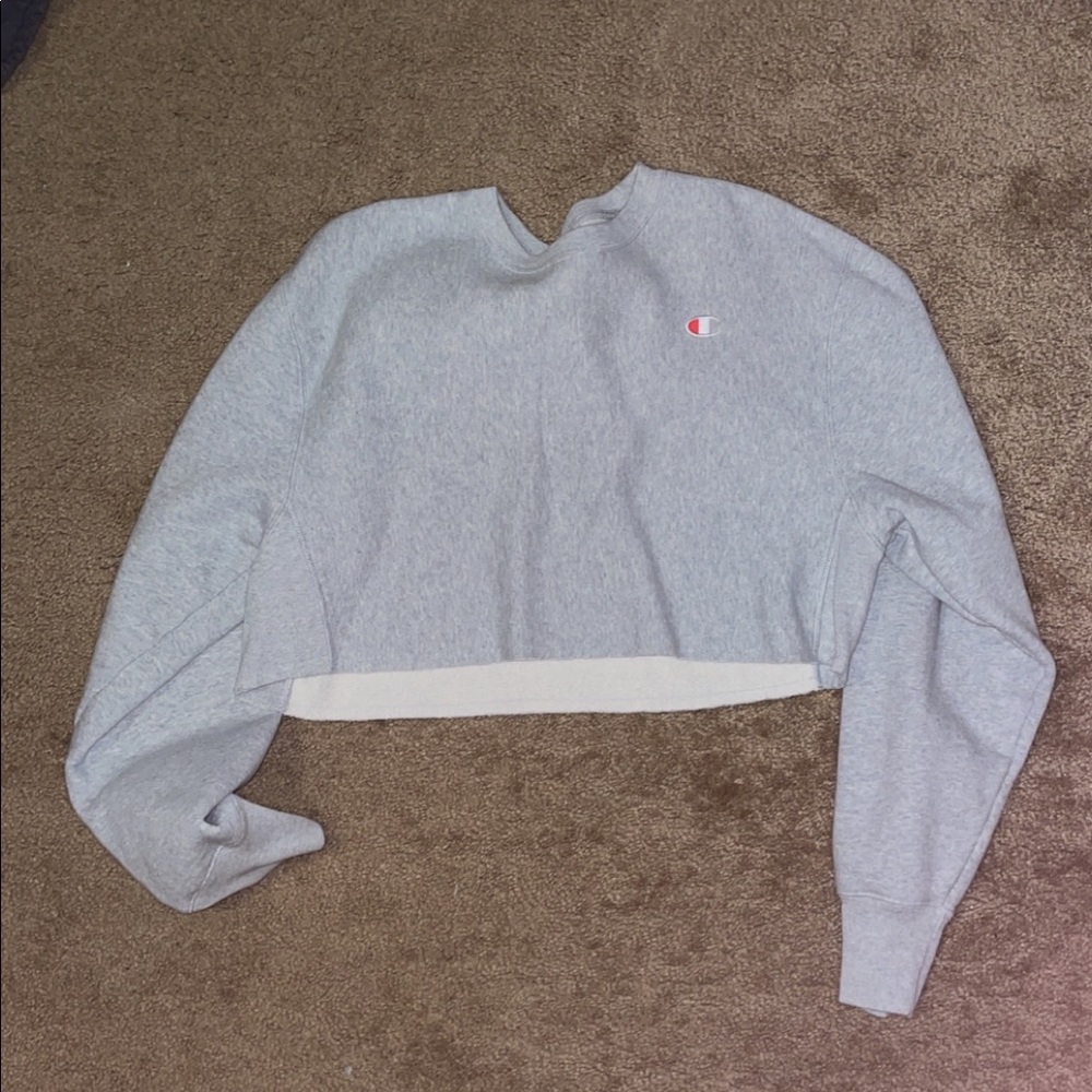 Cropped raw hem, Champion crewneck sweatshirt - size small